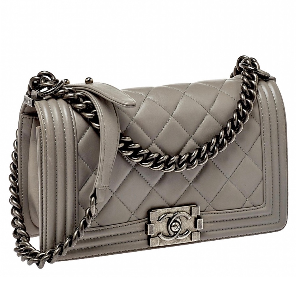 ||SOLD|| CHANEL Boy Flap Bag Grey Quilted Lambskin Medium
